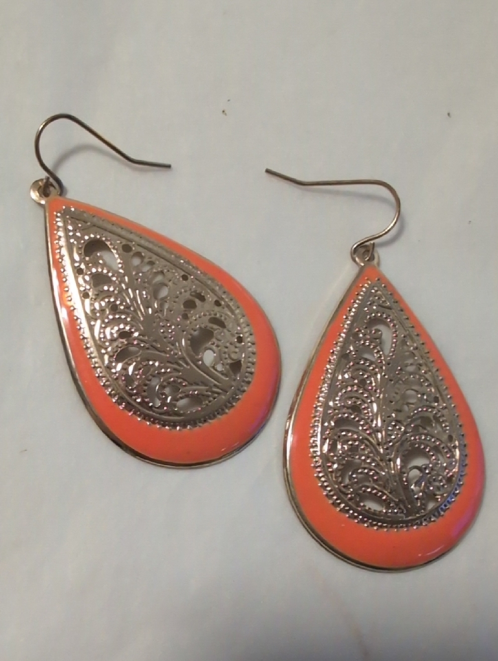 ❤️‍🔥10/$10❤️‍🔥 Silver Filigree Teardrop Earrings with Coral Enamel